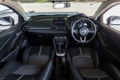 MAZDA 2 1.3 S (LEATHER) ปี2022 จด2023 (กธ2930)