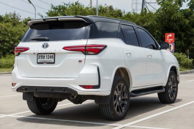 TOYOTA FORTUNER 2.8 GR SPORT 4WD ปี2024 (3ขษ1246)