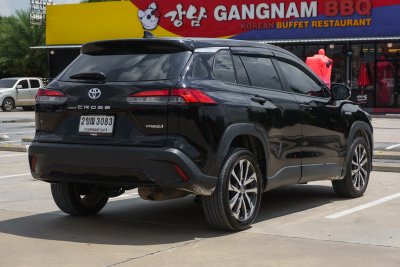TOYOTA COROLLA CROSS 1.8 HYBRID PREMIUM ปี2021 (2ขณ3083)