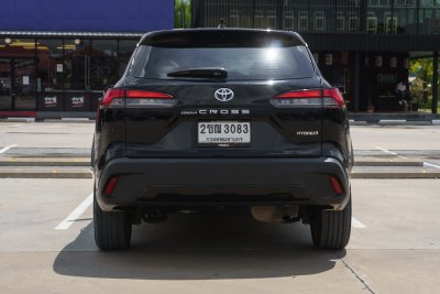TOYOTA COROLLA CROSS 1.8 HYBRID PREMIUM ปี2021 (2ขณ3083)