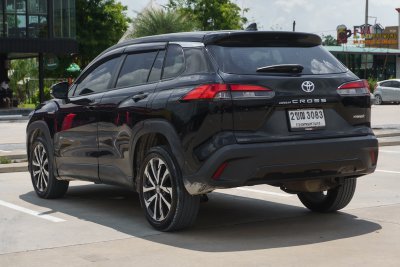 TOYOTA COROLLA CROSS 1.8 HYBRID PREMIUM ปี2021 (2ขณ3083)