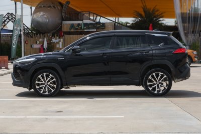 TOYOTA COROLLA CROSS 1.8 HYBRID PREMIUM ปี2021 (2ขณ3083)