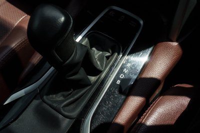 TOYOTA COROLLA CROSS 1.8 HYBRID PREMIUM ปี2021 (2ขณ3083)