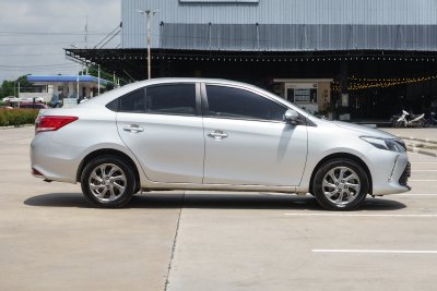 TOYOTA VIOS 1.5 MID AT ปี 2020 (1ขญ4390)