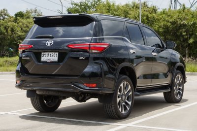 TOYOTA FORTUNER 2.8 LEGENDER 4WD ปี2024 (3ขษ1261)