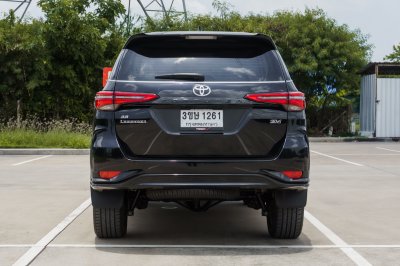 TOYOTA FORTUNER 2.8 LEGENDER 4WD ปี2024 (3ขษ1261)