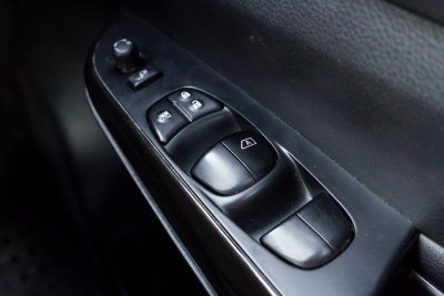 NISSAN TERRA 2.3 VL AT ปี2018 (1ขง6851)