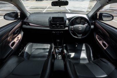 TOYOTA VIOS 1.5 MID AT ปี 2020 (1ขญ4390)
