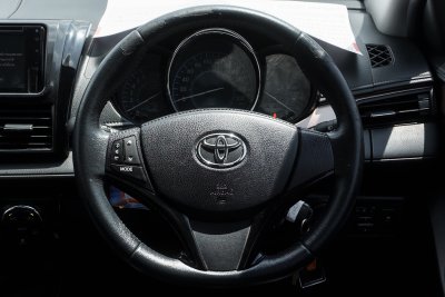 TOYOTA VIOS 1.5 MID AT ปี 2020 (1ขญ4390)