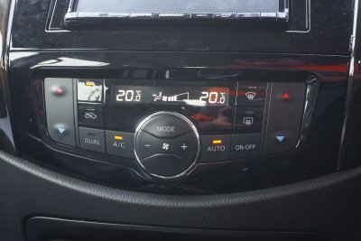 NISSAN TERRA 2.3 VL AT ปี2018 (1ขง6851)