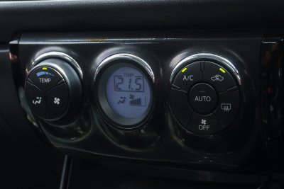 TOYOTA VIOS 1.5 MID AT ปี 2020 (1ขญ4390)