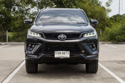 TOYOTA FORTUNER 2.8 GR SPORT 4WD ปี2023 จด2024 (5ขด8673)