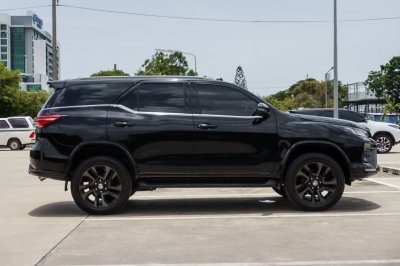 TOYOTA FORTUNER 2.8 GR SPORT 4WD ปี2023 จด2024 (5ขด8673)