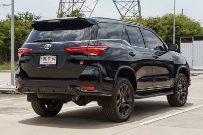 TOYOTA FORTUNER 2.8 GR SPORT 4WD ปี2024 (5ขอ3147)