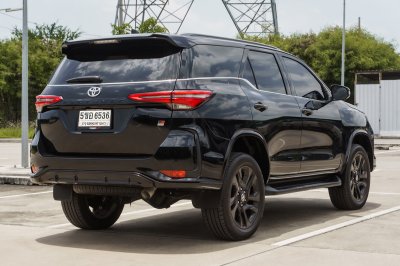 TOYOTA FORTUNER 2.8 GR SPORT 4WD ปี2024 (5ขอ6536)