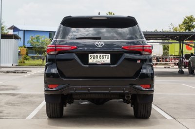 TOYOTA FORTUNER 2.8 GR SPORT 4WD ปี2023 จด2024 (5ขด8673)