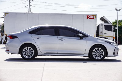 TOYOTA ALTIS 1.6 G (MNC) AT ปี2019 (9กฎ9013)
