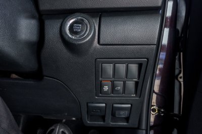 TOYOTA FORTUNER 2.4 V ปี2016 (7กผ8613)