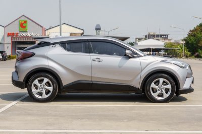 TOYOTA CHR 1.8 HV HI AT ปี 2018 (7กผ5298)
