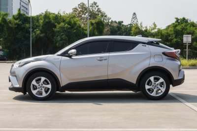 TOYOTA CHR 1.8 HV HI AT ปี 2018 (7กผ5298)