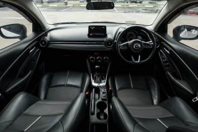 MAZDA 2 1.3 S (LEATHER) ปี2022 จด2023 (ขฉ7483)