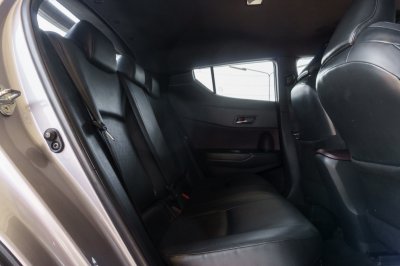 TOYOTA CHR 1.8 HV HI AT ปี 2018 (7กผ5298)