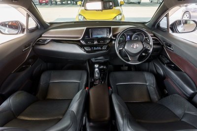 TOYOTA CHR 1.8 HV HI AT ปี 2018 (7กผ5298)