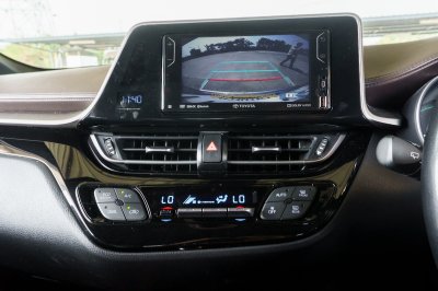 TOYOTA CHR 1.8 HV HI AT ปี 2018 (7กผ5298)