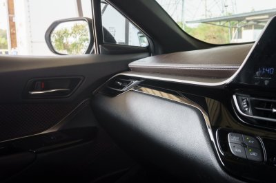 TOYOTA CHR 1.8 HV HI AT ปี 2018 (7กผ5298)