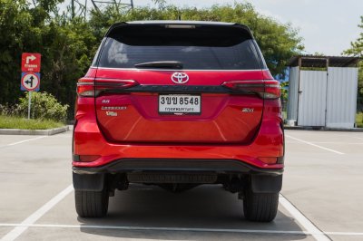 TOYOTA FORTUNER 2.8 LEGENDER 4WD ปี2021 จด2022 (3ขข8548)