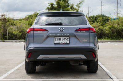 TOYOTA COROLLA CROSS 1.8 HYBRID PREMIUM SAFETY ปี2021 (2ขฬ3052)