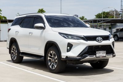 TOYOTA FORTUNER 2.4 LEADER G ปี2023 (4ขห1239)