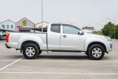ISUZU D-MAX 1.9 CAB Z HI-LANDER AT ปี2017 (2ฒข5269)