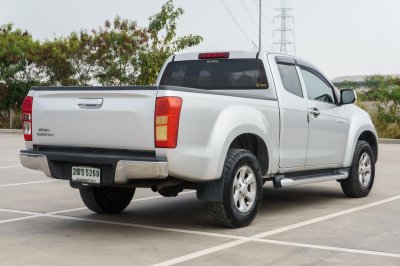 ISUZU D-MAX 1.9 CAB Z HI-LANDER AT ปี2017 (2ฒข5269)