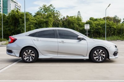 HONDA CIVIC 1.8 EL AT ปี 2017 (6กต4512)