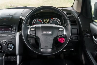 ISUZU D-MAX 1.9 CAB Z HI-LANDER AT ปี2017 (2ฒข5269)