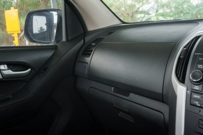 ISUZU D-MAX 1.9 CAB Z HI-LANDER AT ปี2017 (2ฒข5269)