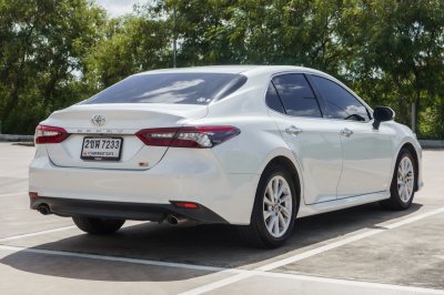 TOYOTA CAMRY 2.5 SPORT ปี2022 (2ขฬ7233)