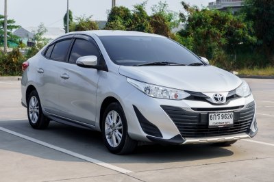 TOYOTA YARIS 1.2 E AT ปี2017 (6กร9620)