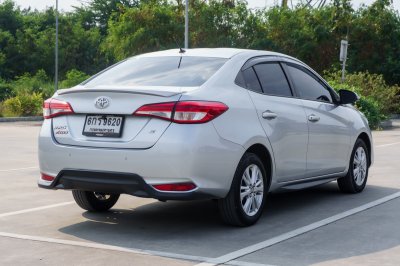 TOYOTA YARIS 1.2 E AT ปี2017 (6กร9620)