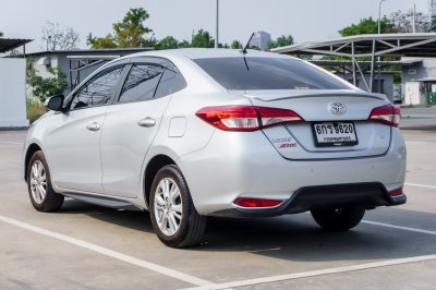 TOYOTA YARIS 1.2 E AT ปี2017 (6กร9620)