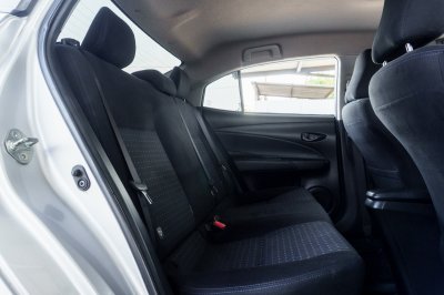 TOYOTA YARIS 1.2 E AT ปี2017 (6กร9620)