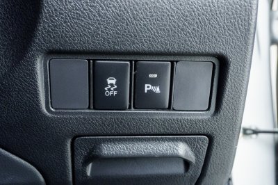 TOYOTA YARIS 1.2 E AT ปี2017 (6กร9620)