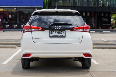 TOYOTA YARIS 1.2 E AT ปี 2019 (9กฐ6874)