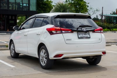 TOYOTA YARIS 1.2 E AT ปี 2019 (9กฐ6874)