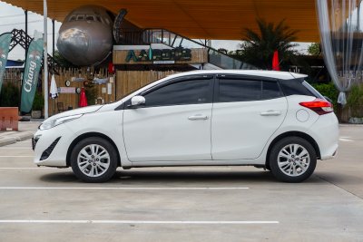 TOYOTA YARIS 1.2 E AT ปี 2019 (9กฐ6874)