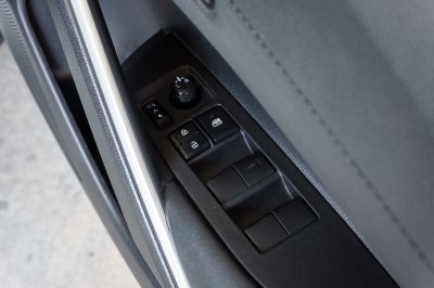 TOYOTA COROLLA CROSS 1.8 HYBRID SMART ปี2021 (1ขษ1638)