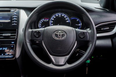 TOYOTA YARIS 1.2 E AT ปี 2019 (9กฐ6874)