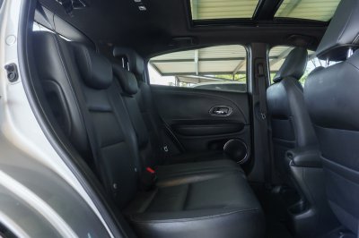 HONDA HR-V 1.8 RS ปี2019 จด2020 (1ขค6371)