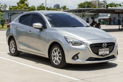 MAZDA 2 1.3 HIGH CONNECT ปี2016 (6กก6406)